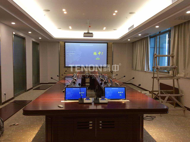 湖北宜昌交通局（液晶升降一體機+桌面式話筒）