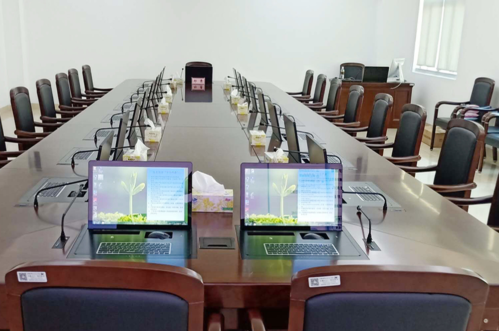 海南某檢察院（液晶翻轉(zhuǎn)一體機(jī)、嵌入式話筒、滑蓋式桌面插座）