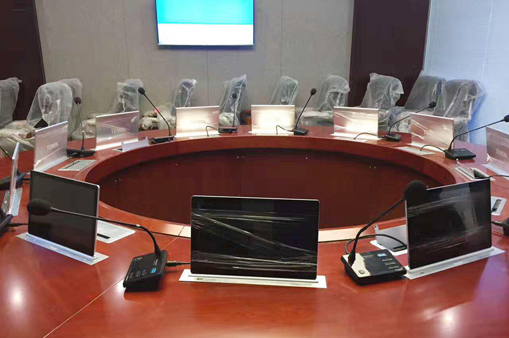 云南某公安（液晶升降一體機(jī)、桌面式話筒、滑蓋式桌面插座）