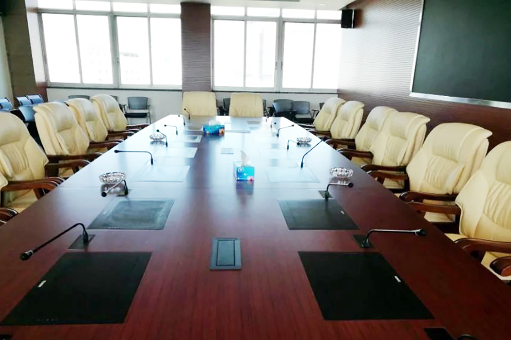 云南某環(huán)保廳（液晶翻轉(zhuǎn)一體機(jī)不帶鍵盤+嵌入式話筒）