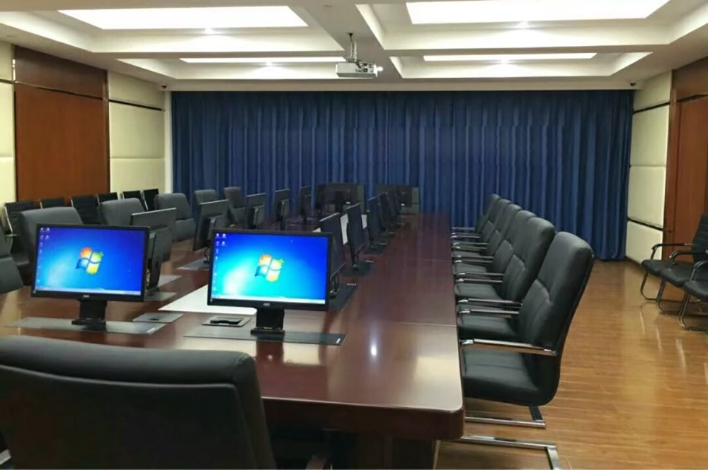 四川某職業(yè)技術(shù)學(xué)院（常規(guī)升降器）