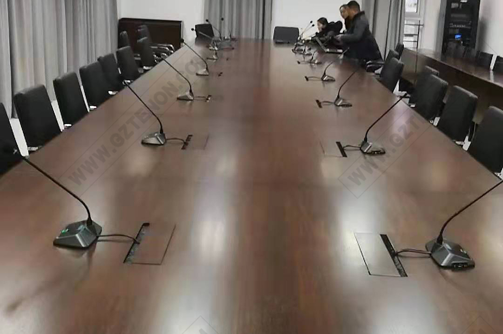 某地鐵項目部(全頻音箱、桌面式話筒)