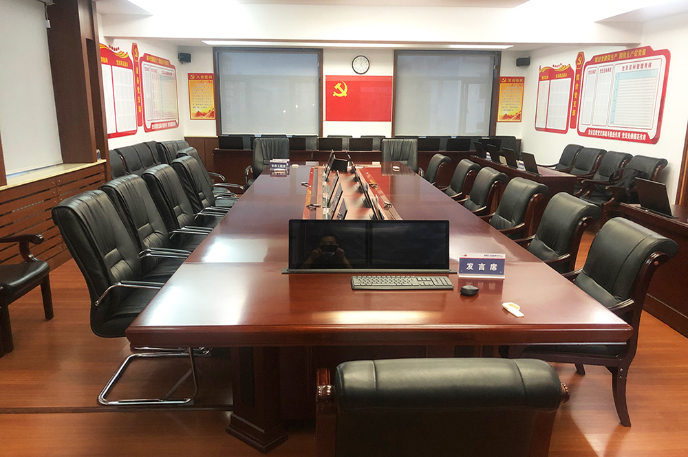 廣東某企業(yè)(雙15.6寸液晶升降一體機(jī)+液晶升降一體機(jī)+桌面式話(huà)筒)