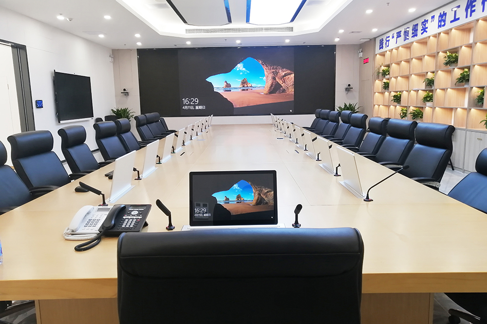 某核電站（液晶升降一體機(jī)）